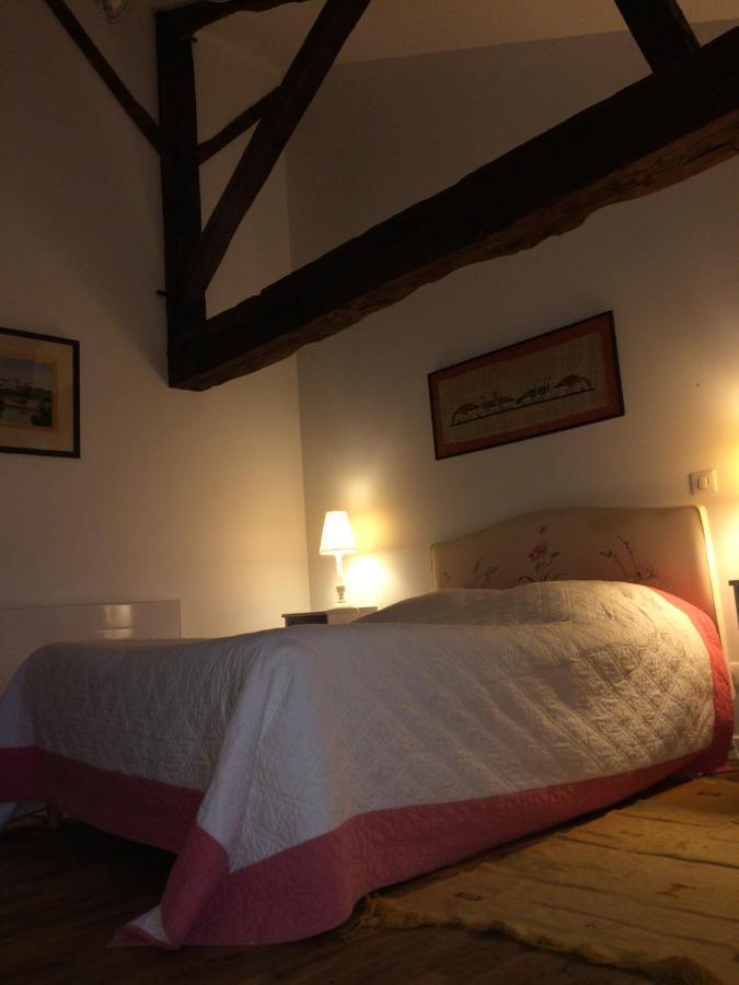 Chambre Dans Prieure De Caractere XVIII Siecle Planioles Bagian luar foto