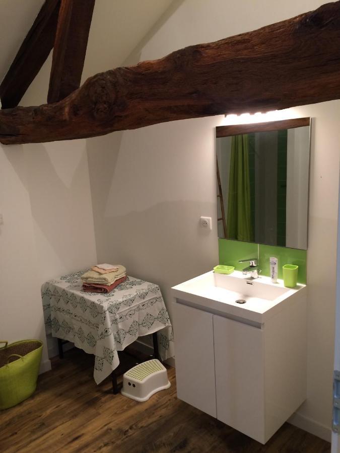 Chambre Dans Prieure De Caractere XVIII Siecle Planioles Bagian luar foto